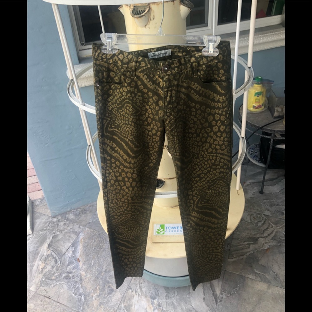Emperial Premium Floral Pants.  Size 9.  Like New